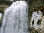 Abych maminku netrápila přílišnými zážitky, zajely jsme se podívat na vodopád poblíž Hamiltonu, Tiffany Falls. No, vlastně pravý důvod byl ten, že jsem večer zpívala ve sboru, tak jsme se musely brzo vrátit, ale přesto tam bylo krásně.